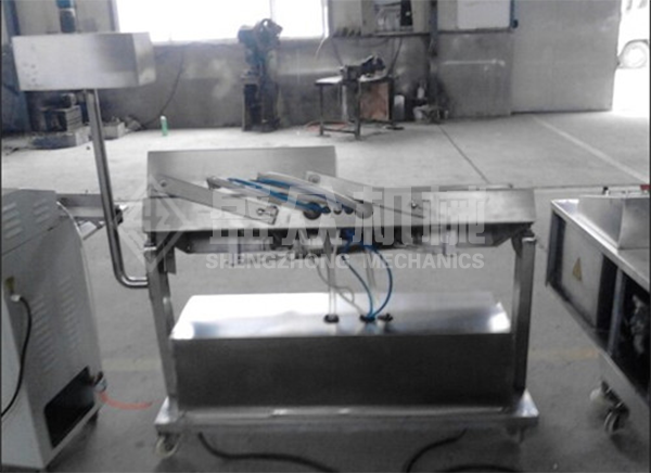 倾斜真空包装机 (1).png